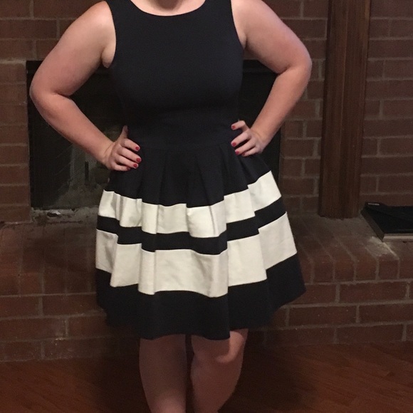 Colorblock cocktail dress - Picture 3 of 6